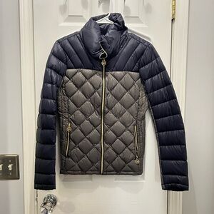 Stylish Quilted Jacket in Black and Gray